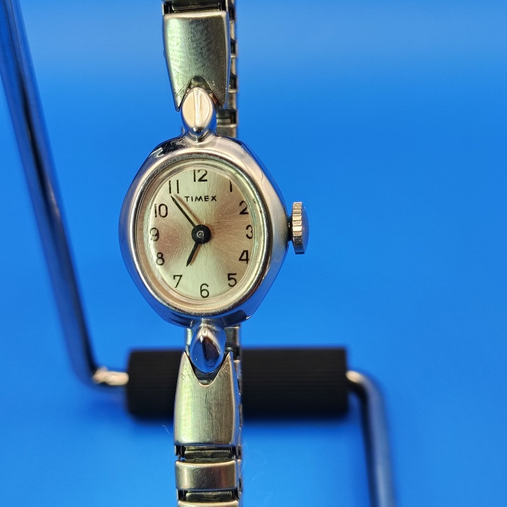 Antique 1952 Timex Mechanical Wind‎ 19mm Women's Cocktail Watch Stretch Bracelet